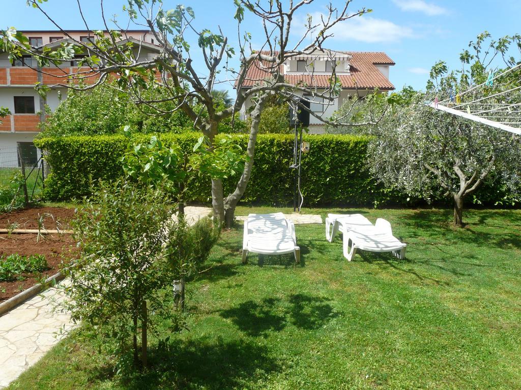 Apartments Mirela Poreč Exterior foto