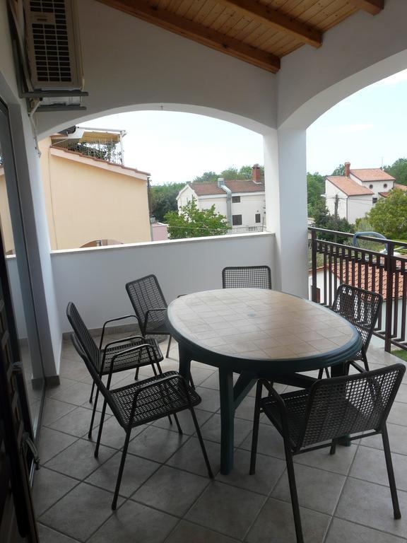 Apartments Mirela Poreč Exterior foto